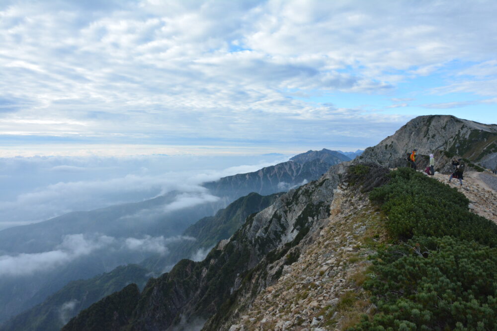 杓子岳山頂から見た後立山連峰