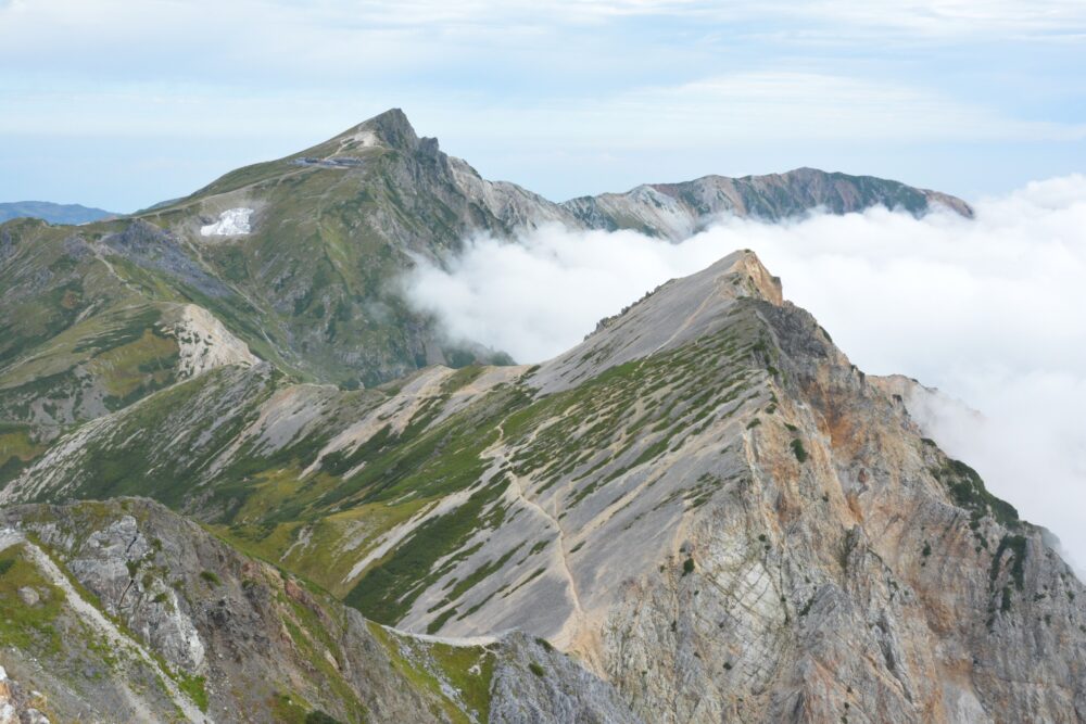 白馬鑓ヶ岳山頂から見た白馬岳への稜線