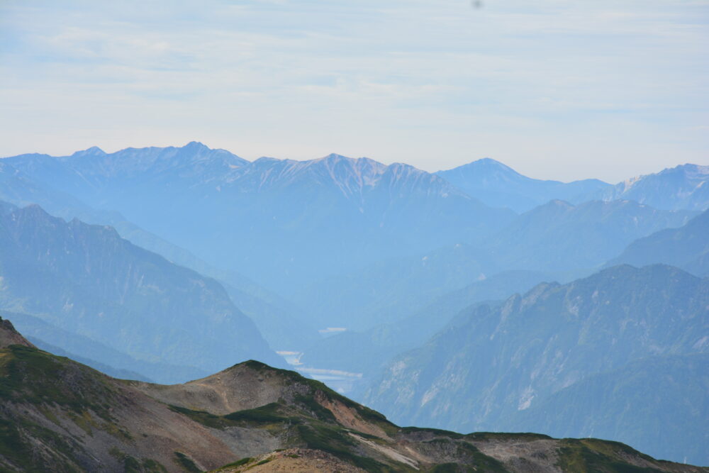 白馬鑓ヶ岳山頂から見た北アルプス最深部の山々