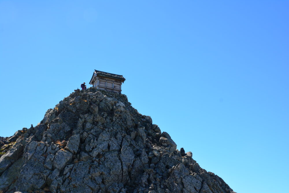 立山の雄山山頂にある社