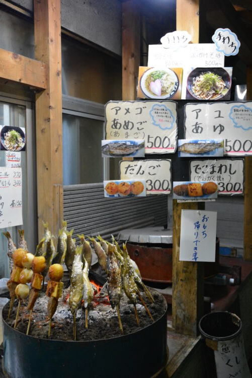 祖谷のかずら橋のノスタルジックな商店