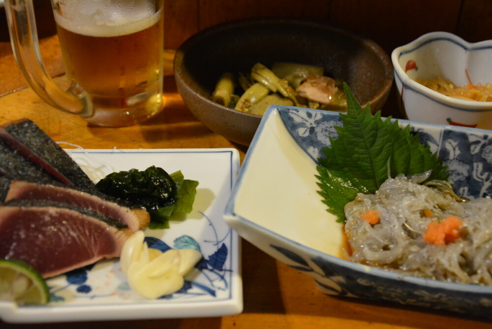 高知市内の居酒屋のカツオのたたき