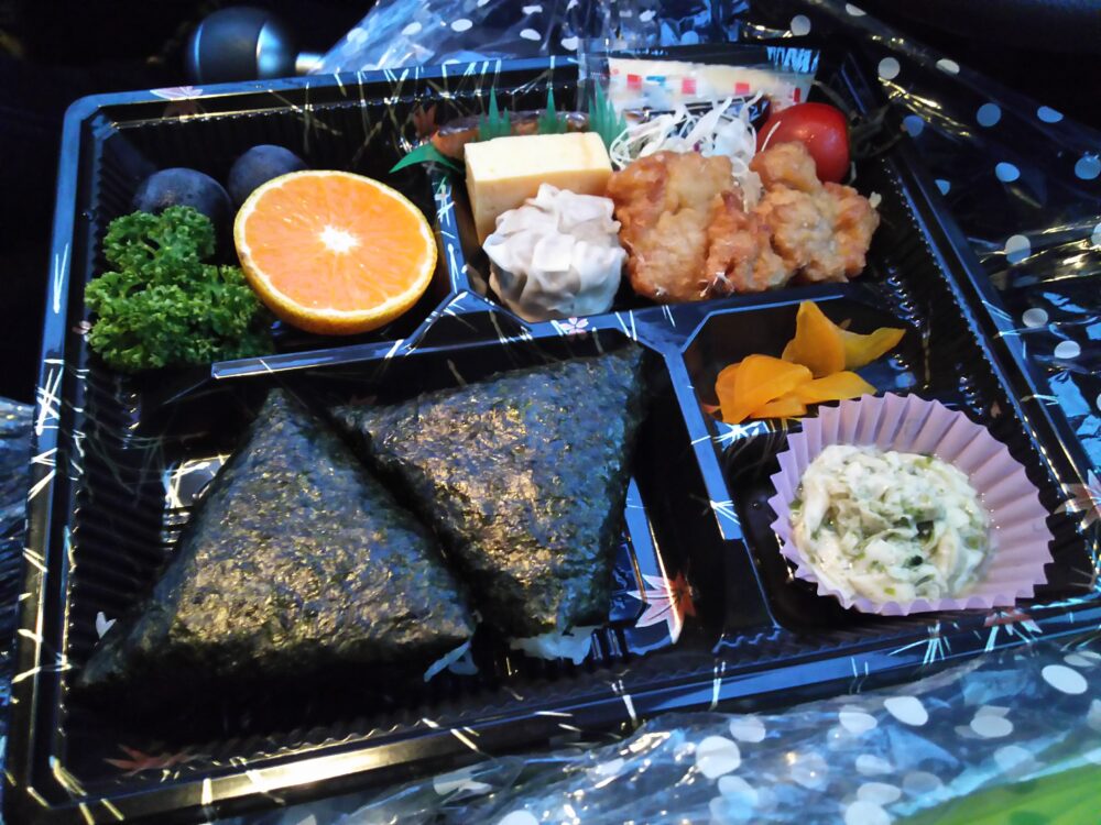 つなぎ温泉ホテル紫苑さんの弁当