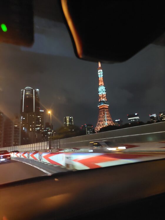 首都高から見た東京タワー