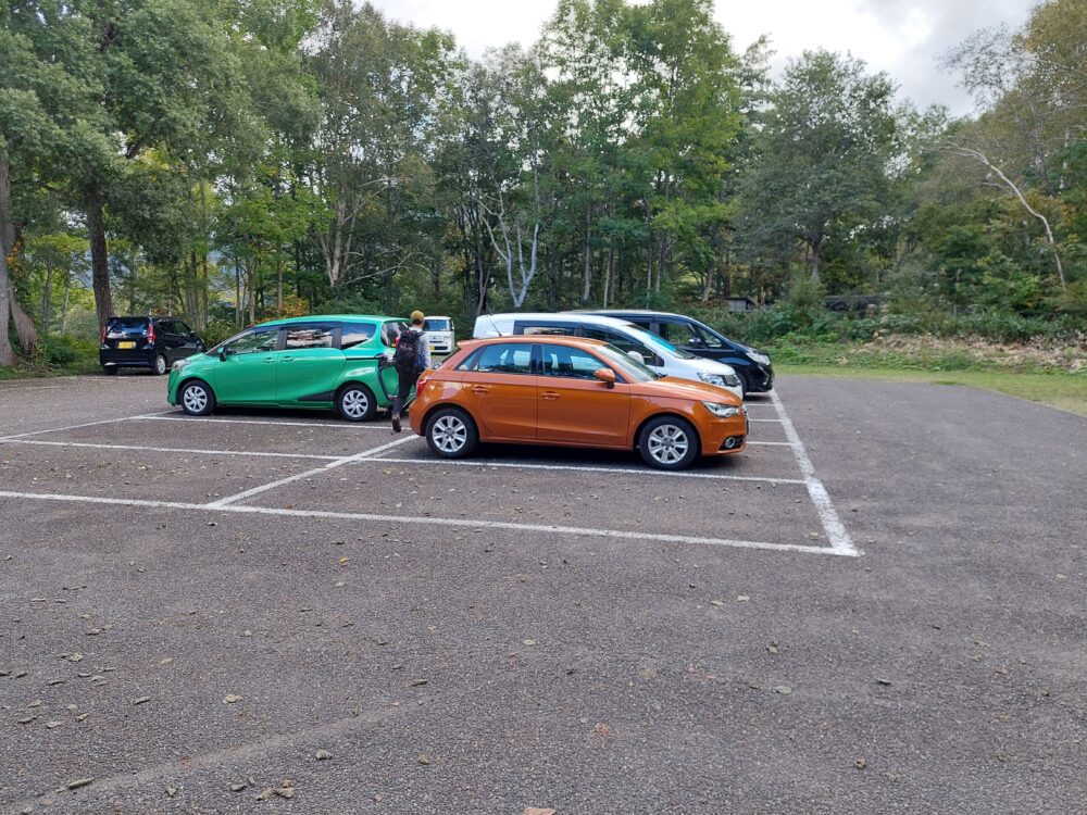 笹ヶ峰登山口の第一駐車場