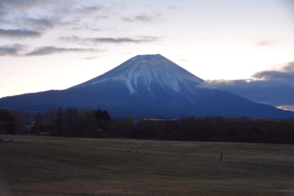 年末・早朝の富士山