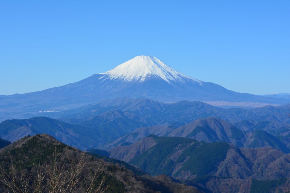 鍋割山山頂から見る富士山