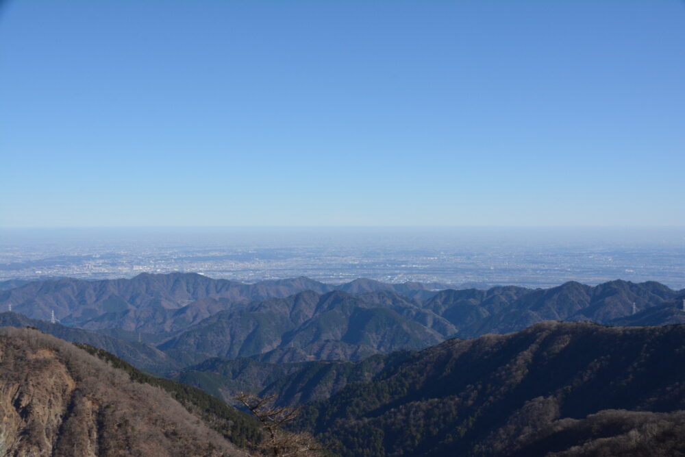 塔ノ岳山頂から眺める都心方面