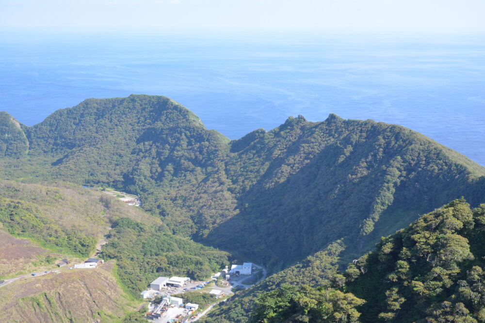 青ヶ島の大凸部から見た外輪山