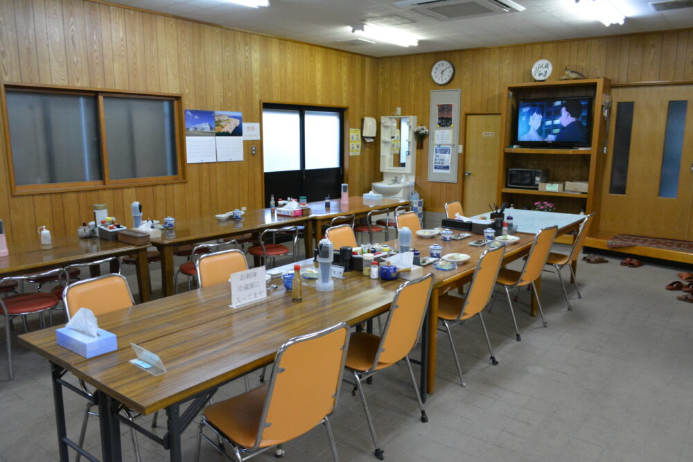 青ヶ島・ビジネス宿中里の食堂