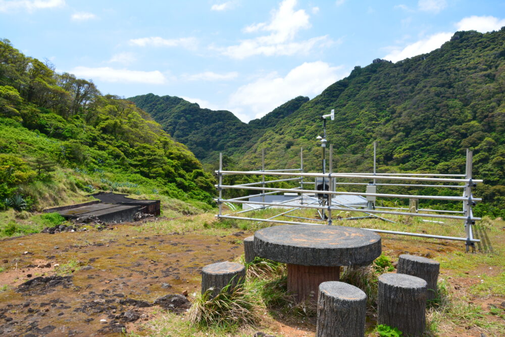 青ヶ島のカルデラ内の風景