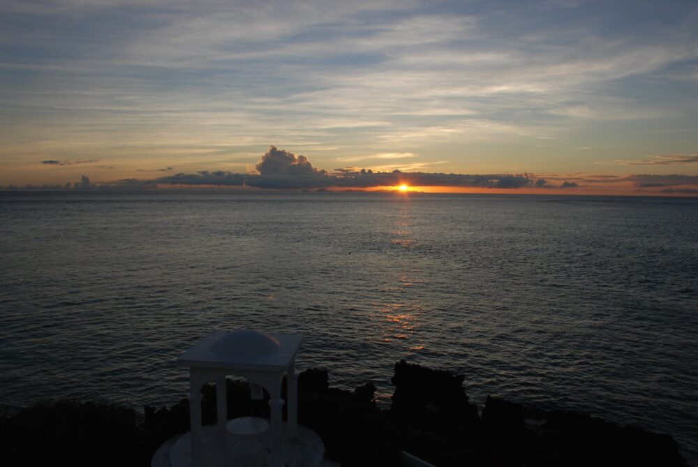 与論島・プリシアリゾートの夕日