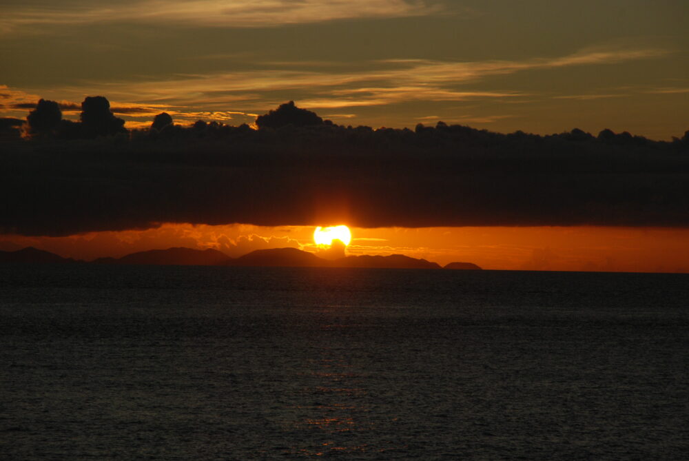 与論島・プリシアリゾートの夕日