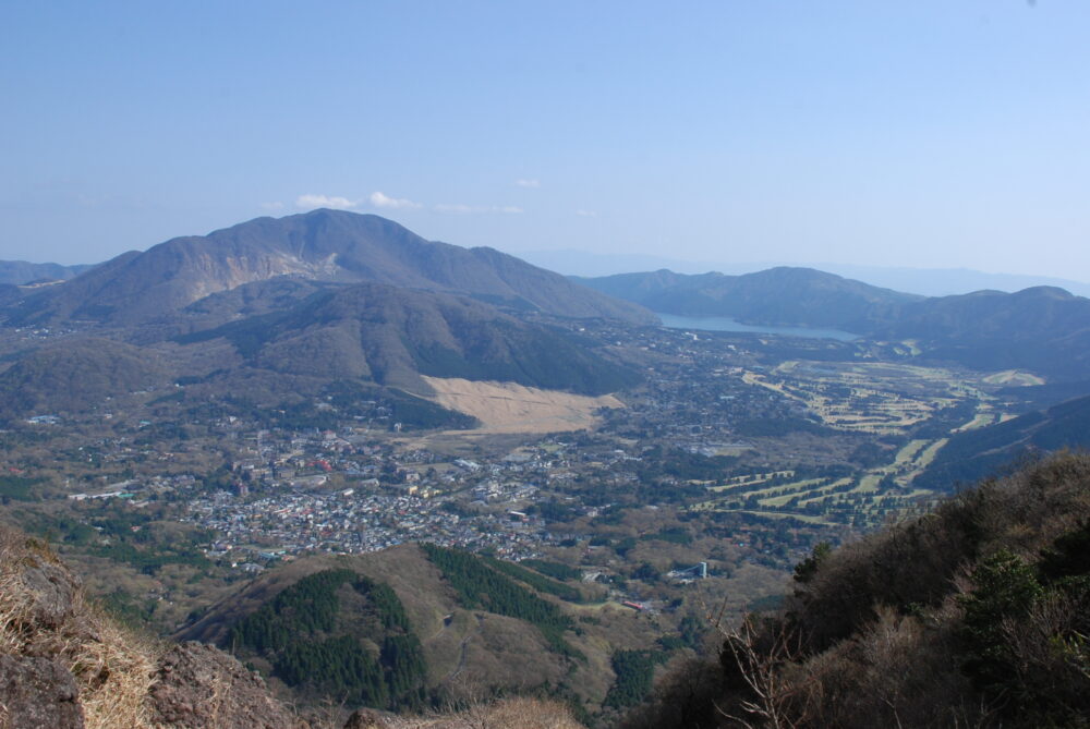 金時山山頂からの箱根の町並みと箱根山