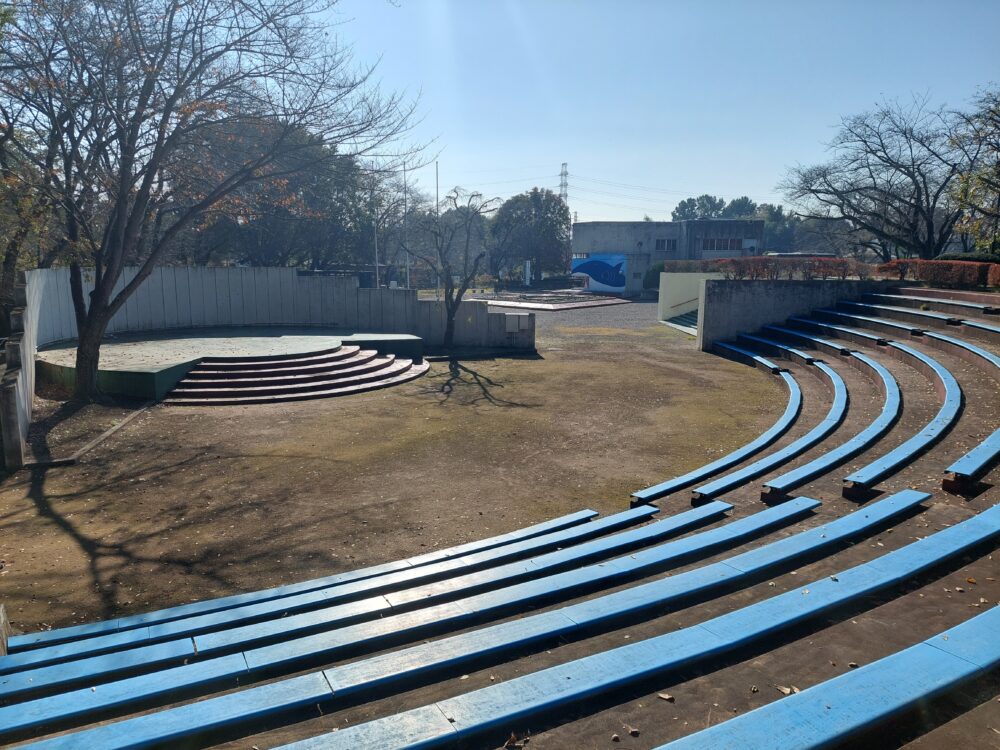 北本市子供公園のイベントステージ