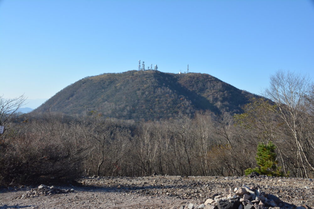 赤城山・長七郎山の賽の河原から見た地蔵岳