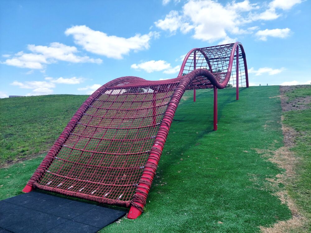 権現堂2号公園（ハッピー公園）の巨大遊具（プレイビート）