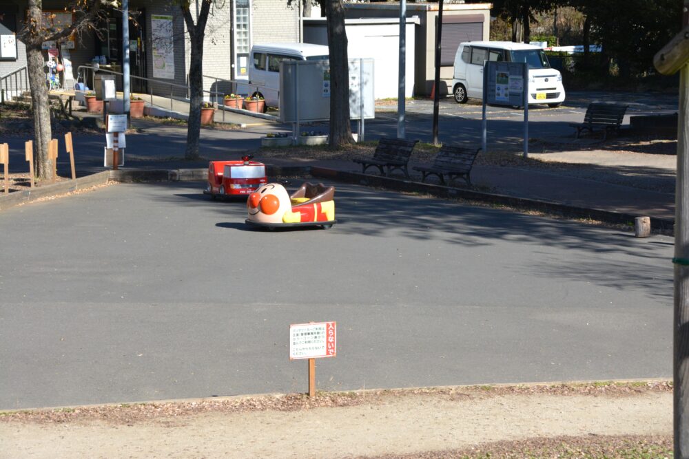 みさと公園のバッテリーカー