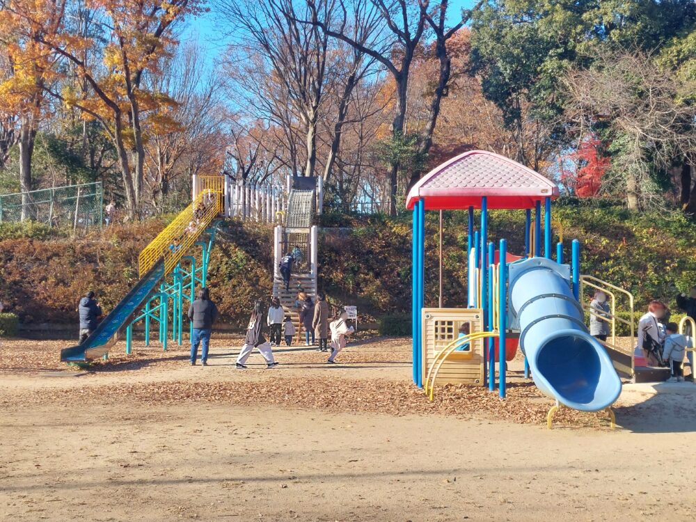 内牧公園・ピクニック広場の遊具