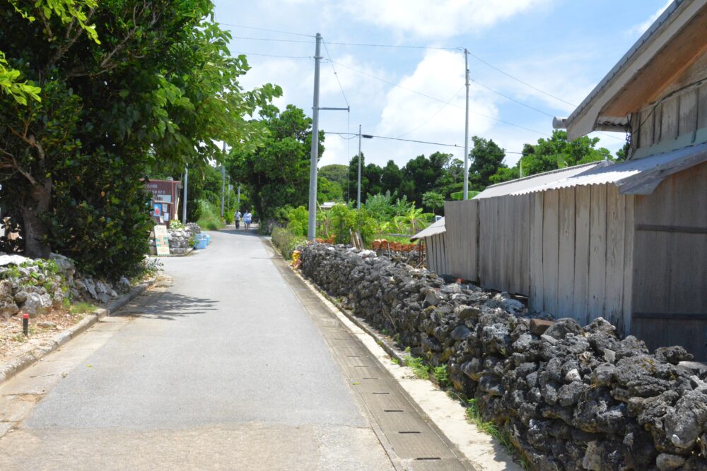 鳩間島の路地