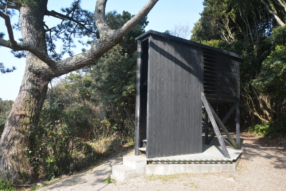 佐久島の秘密基地アポロというアート