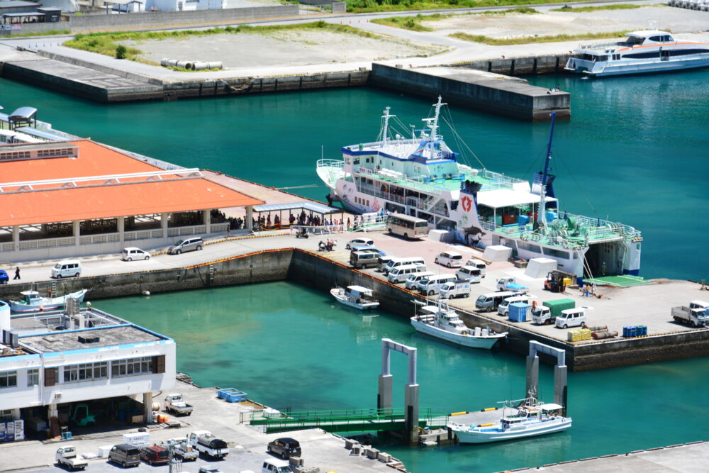 渡嘉敷島の港の見える丘から見た渡嘉敷港