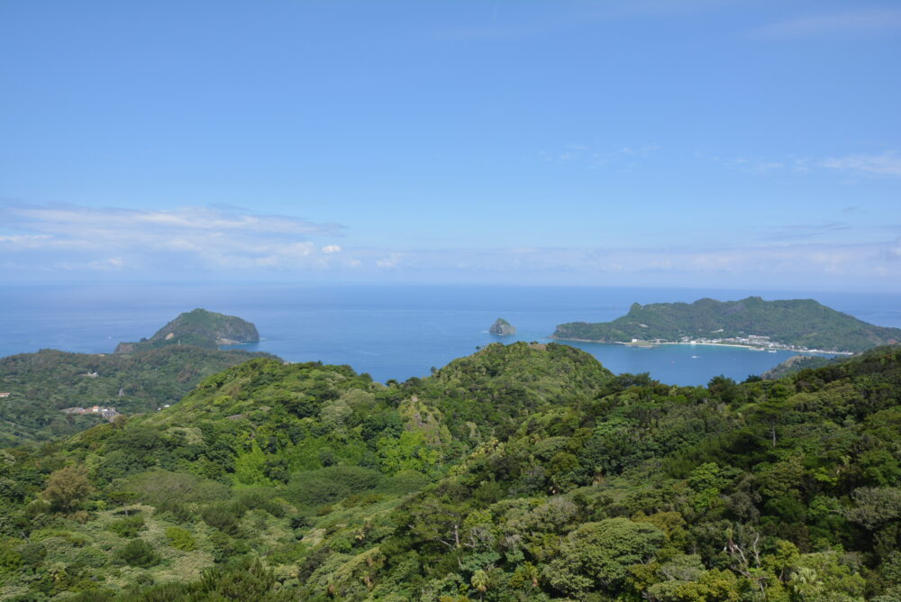 父島・中央山山頂から眺めた北側の景色