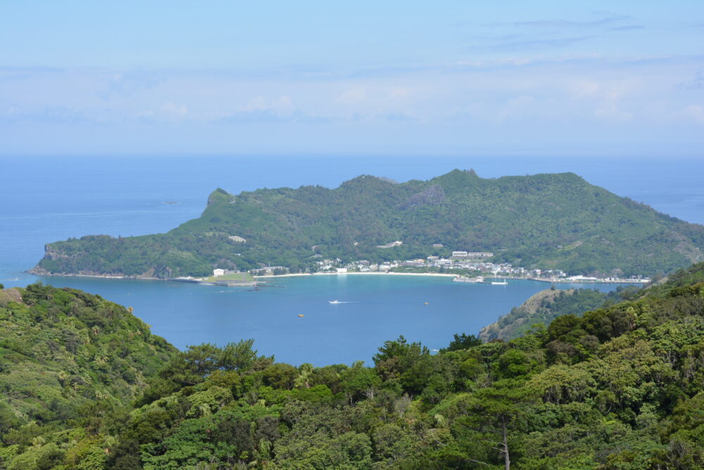 父島・中央山山頂から眺めた北側の景色