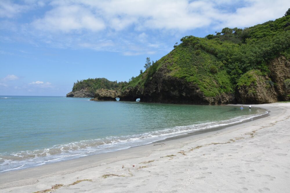 父島の小湊海岸