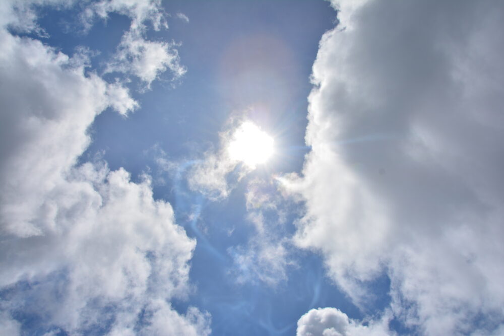 青空と太陽