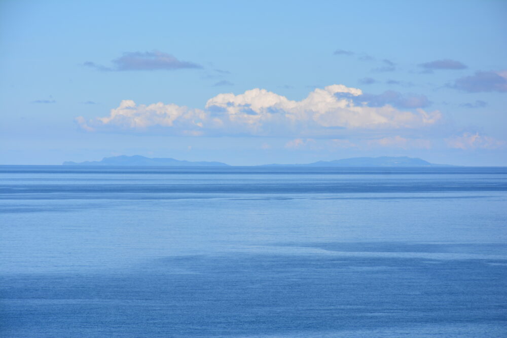 阿嘉島・アマグスク展望台から見た久米島