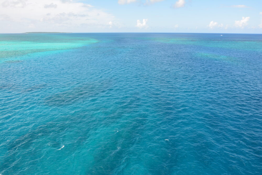 伊良部大橋から見た海景色