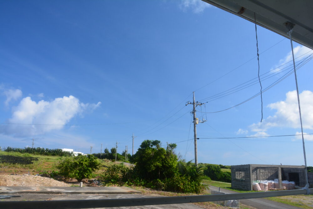 西表島の快晴の空