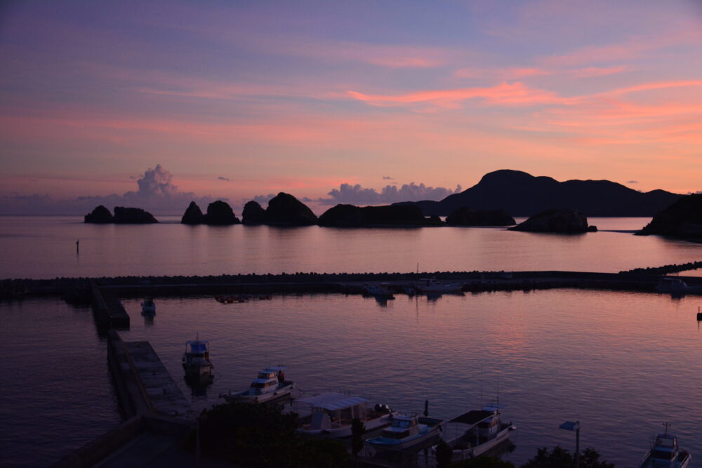 阿嘉島の阿嘉大橋から見た夕焼け