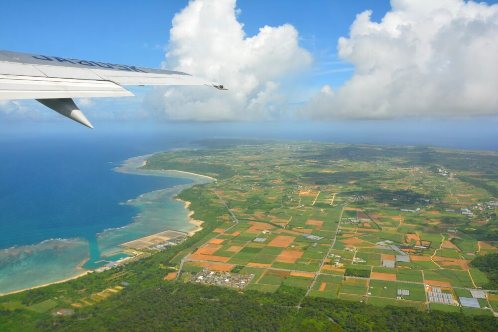 宮古島の飛び立った飛行機から見た宮古島の景色