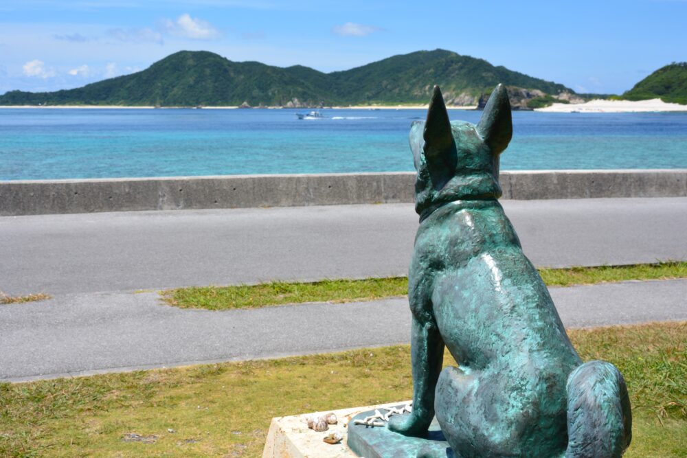 座間味島のマリリンの像