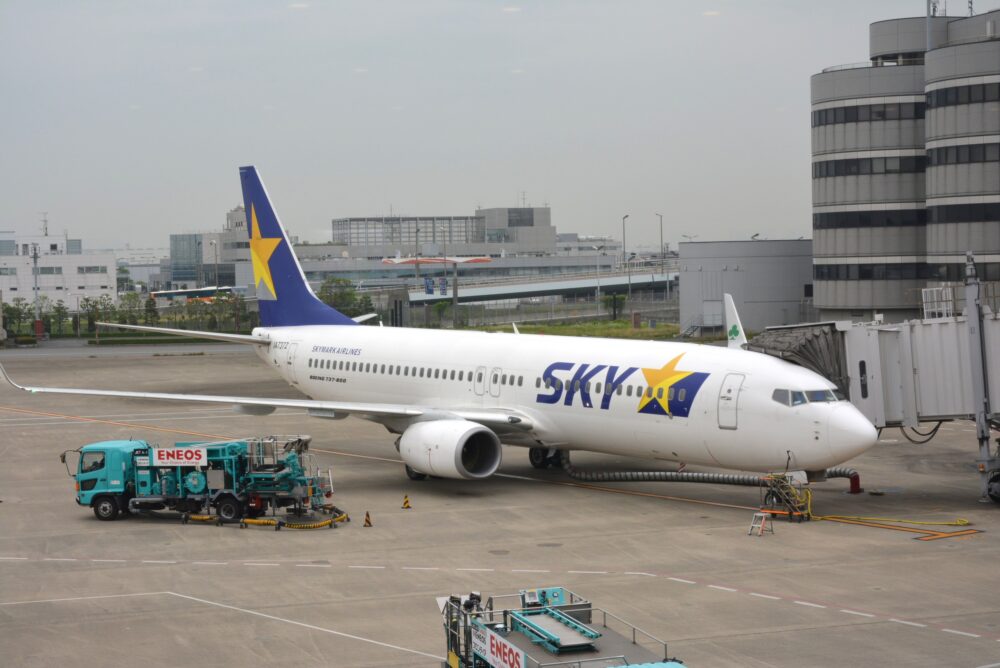 羽田空港のスカイマークの飛行機