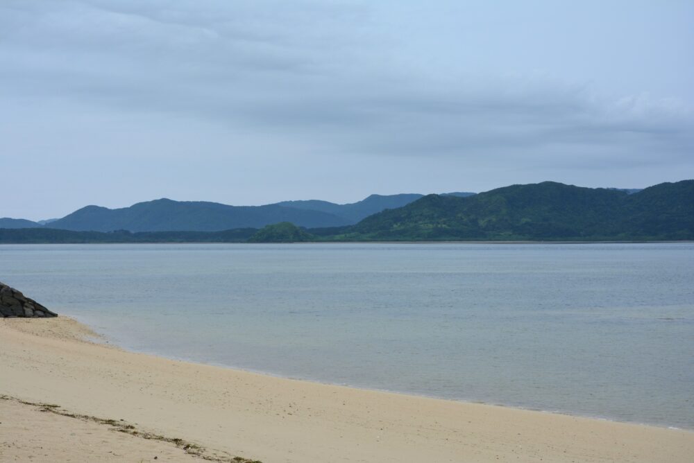 小浜島のゲストハウスPANAPANA（パナパナ）の前から見た細崎海岸