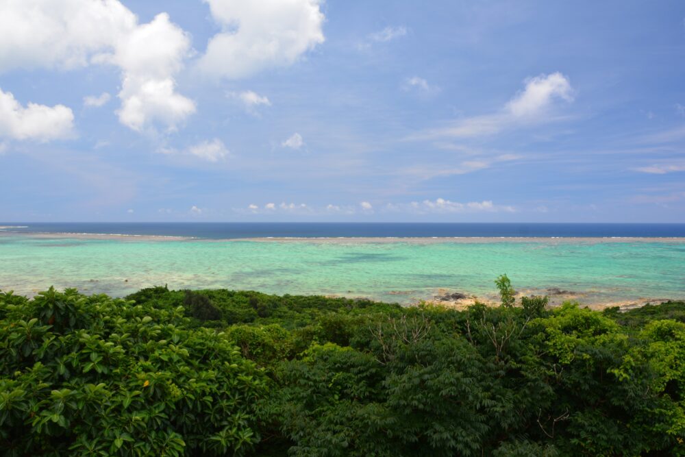 石垣島の玉取崎展望台からの海景色