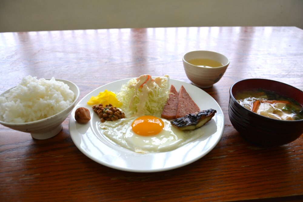 波照間島・みのる荘の朝食