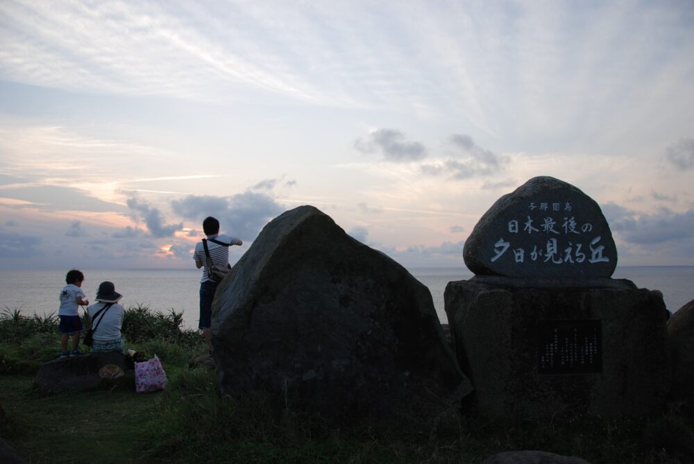 与那国島・日本最後の夕日が見える丘から見る夕日