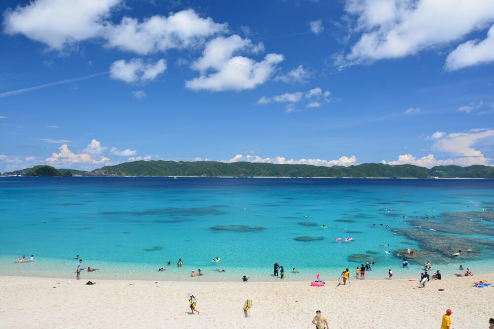 古座間味ビーチの綺麗な海