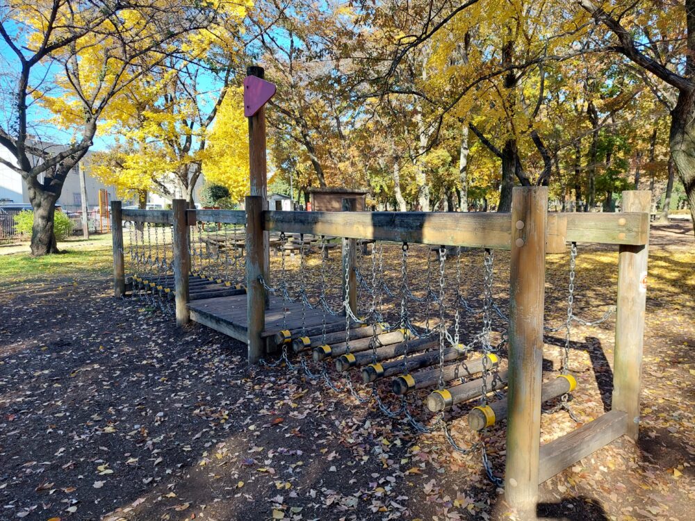 伊佐沼公園のアスレチック遊具