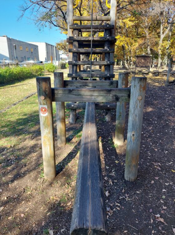 伊佐沼公園のアスレチック遊具