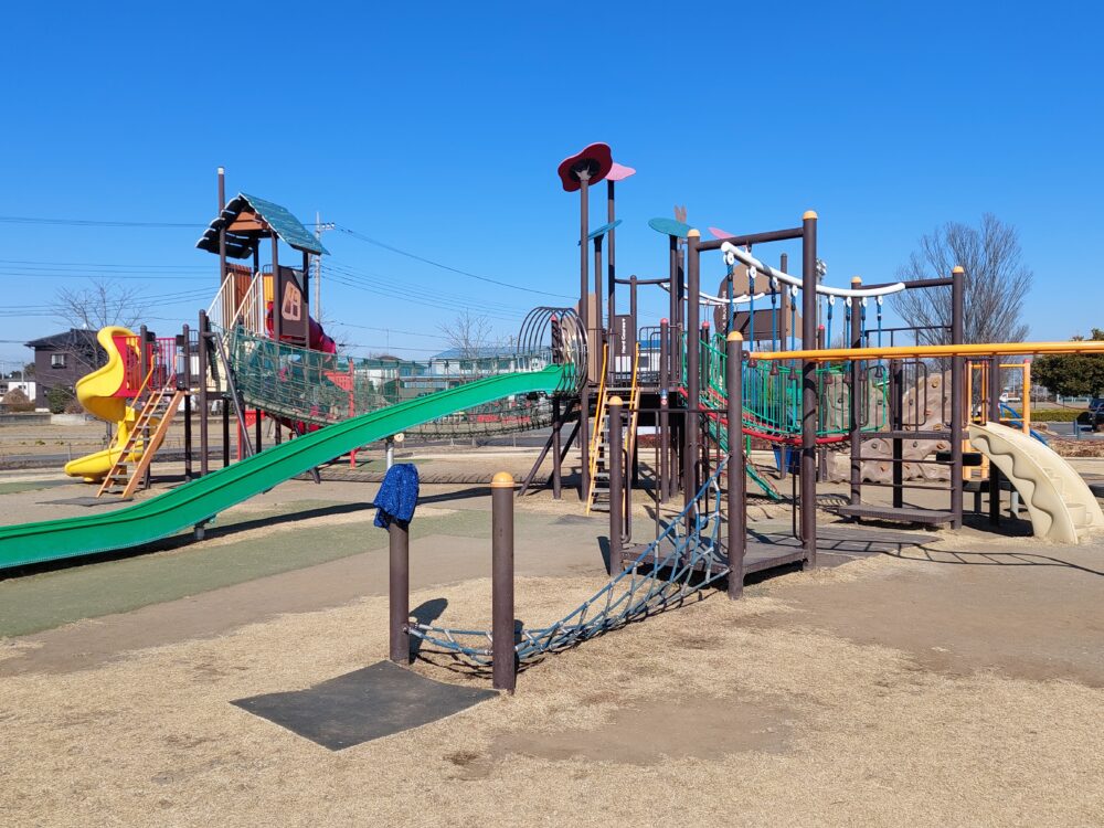 上谷総合公園の複合遊具