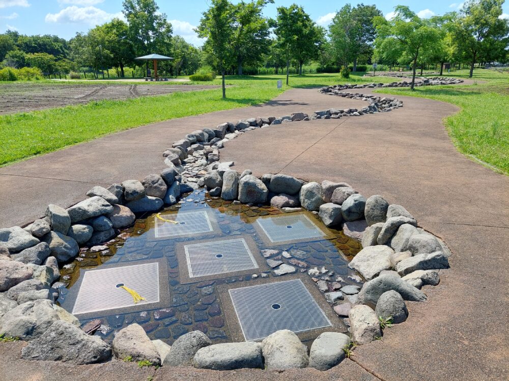 松伏みどりの丘公園のじゃぶじゃぶ池(流れ)