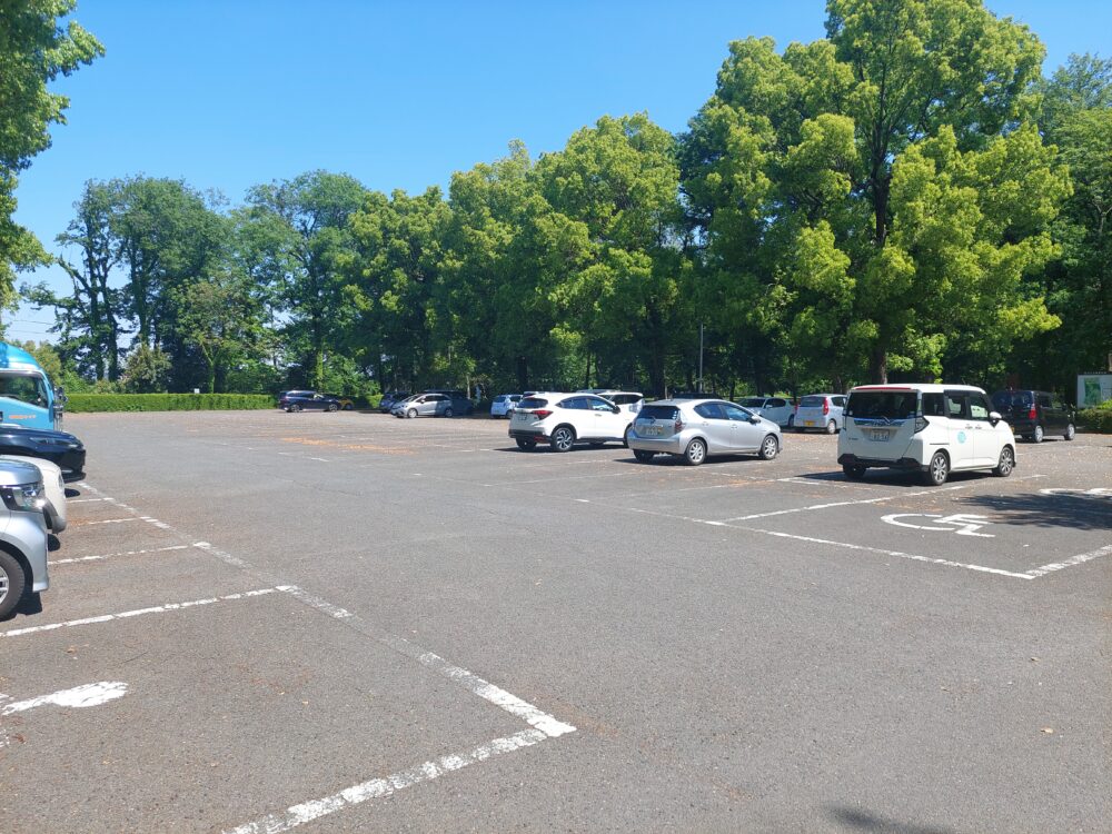 智光山公園の正面駐車場