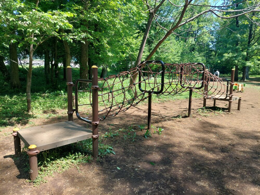 智光山公園・わんぱくの森の遊具
