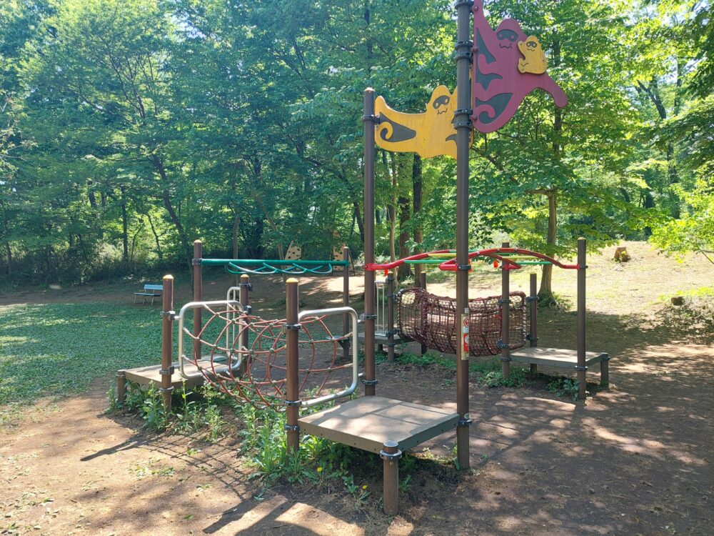 智光山公園・わんぱくの森の遊具