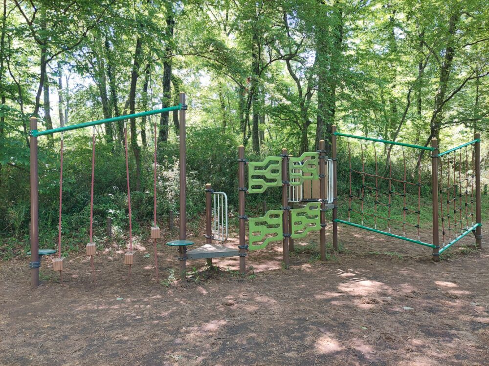 智光山公園・わんぱくの森の遊具